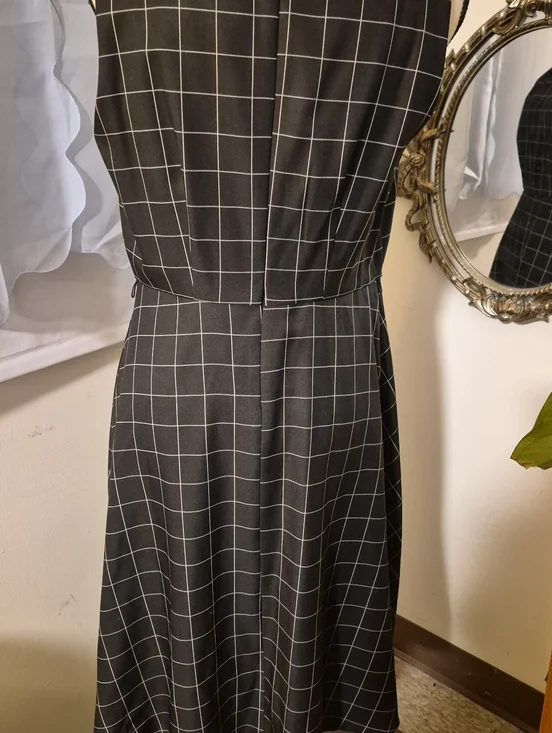 Elle Windowpane Plaid Fit & Flare Sleeveless Dress w/Pleated Neckline NWTS - Picture 7 of 8